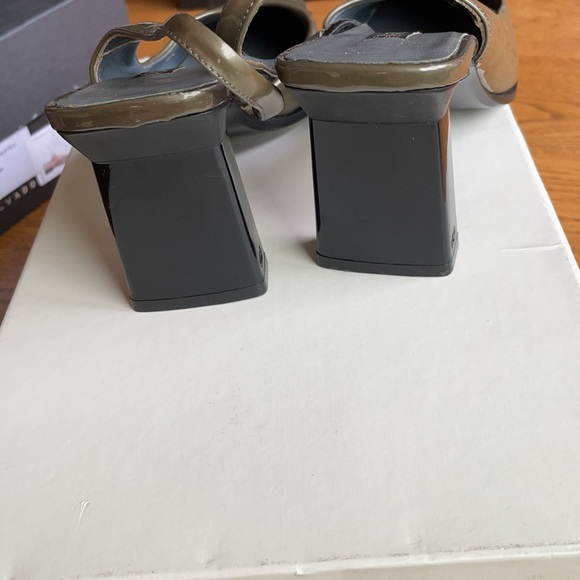 heels - Picture 9 of 12